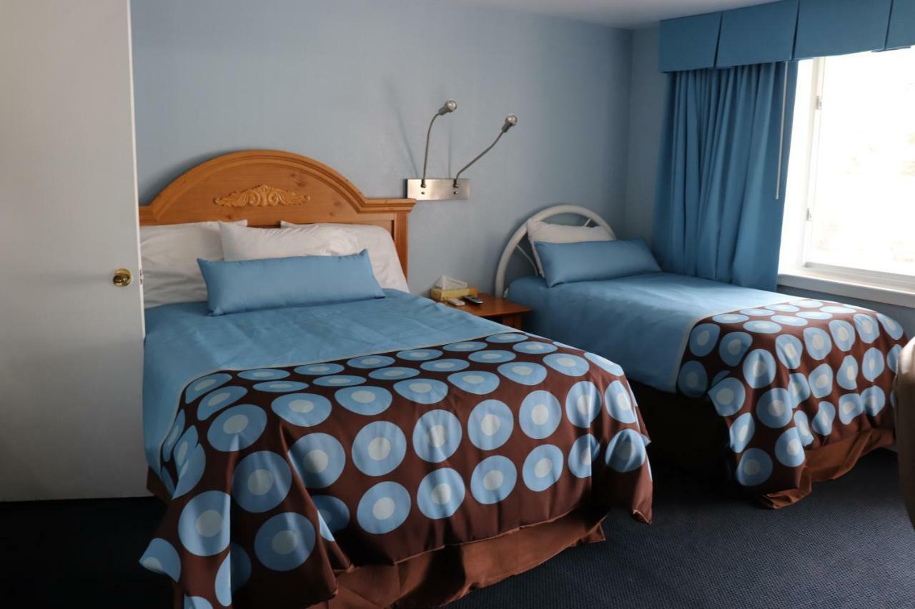 Hitching Post Country Motel Cornwall Esterno foto