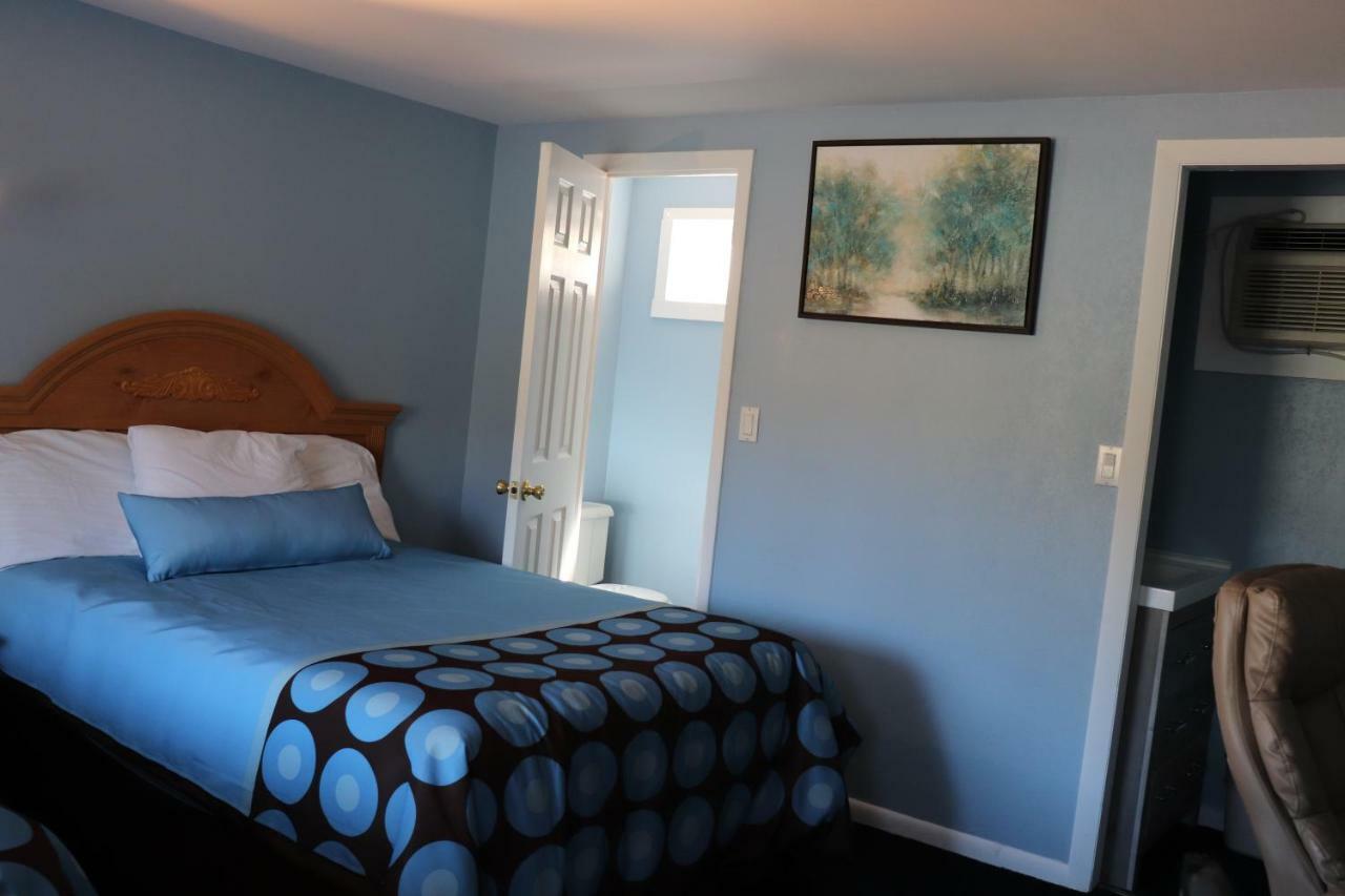 Hitching Post Country Motel Cornwall Esterno foto