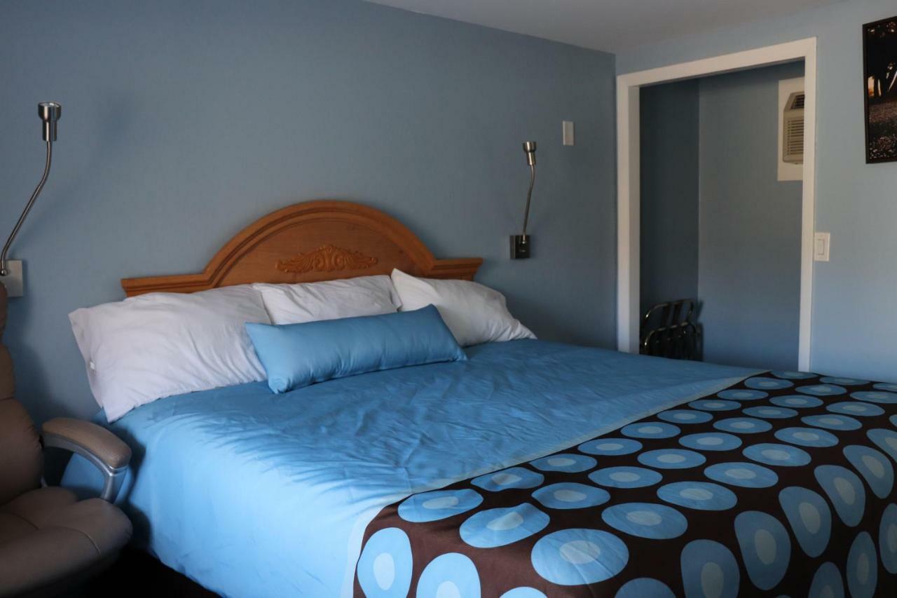 Hitching Post Country Motel Cornwall Esterno foto