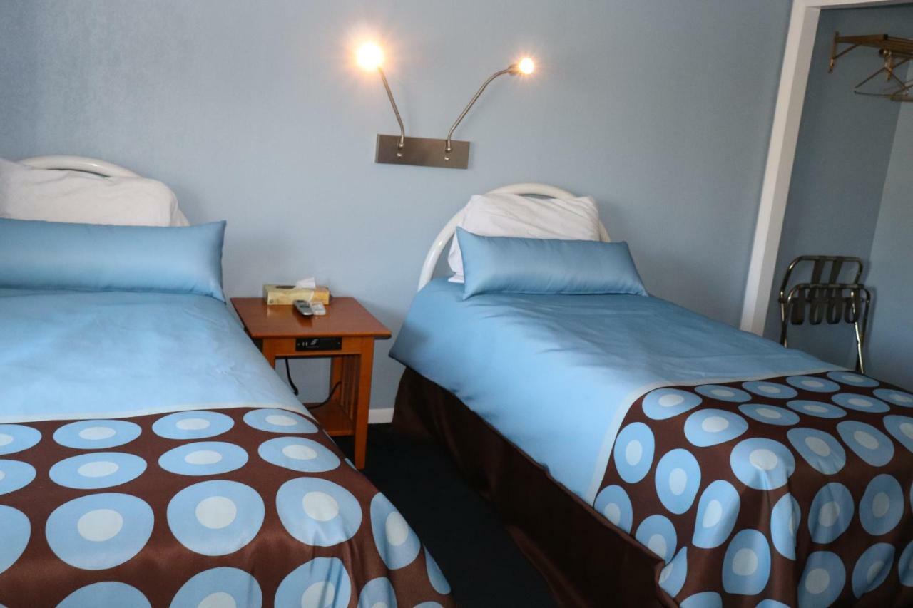 Hitching Post Country Motel Cornwall Esterno foto