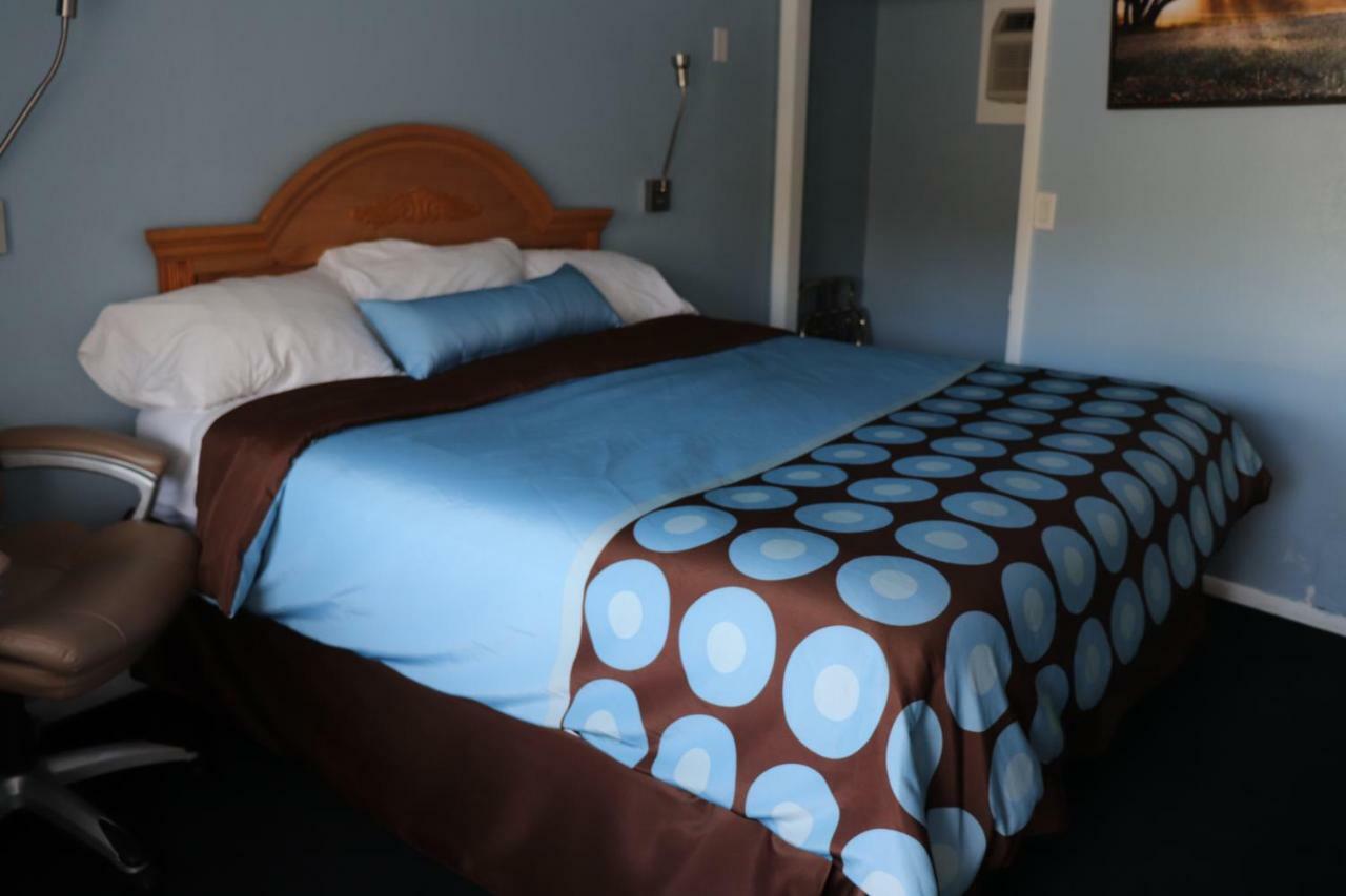 Hitching Post Country Motel Cornwall Esterno foto