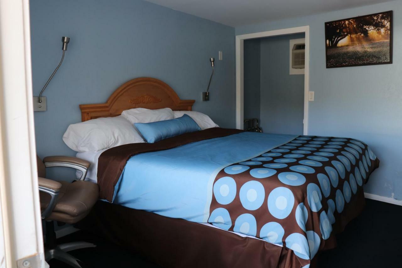 Hitching Post Country Motel Cornwall Esterno foto
