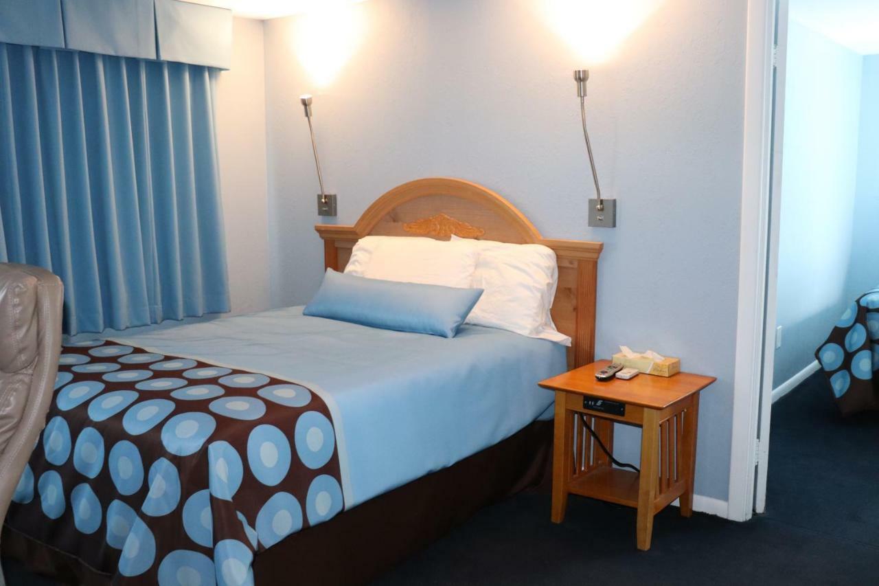 Hitching Post Country Motel Cornwall Esterno foto