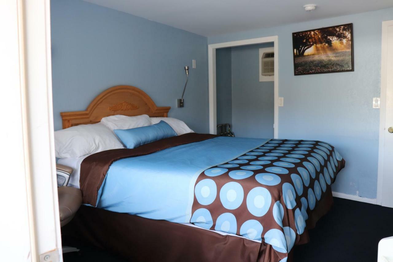 Hitching Post Country Motel Cornwall Esterno foto