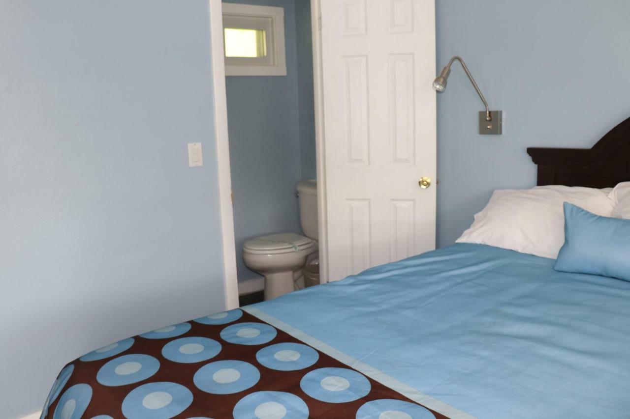 Hitching Post Country Motel Cornwall Esterno foto