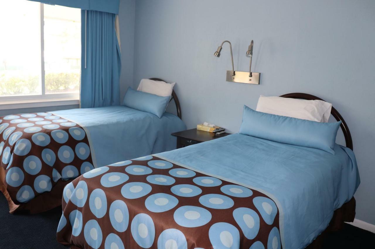 Hitching Post Country Motel Cornwall Esterno foto