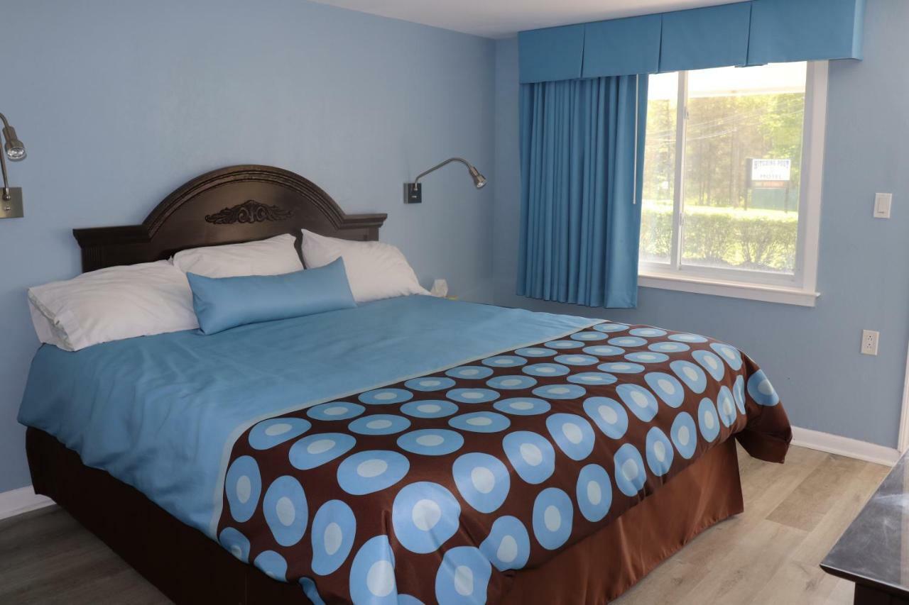 Hitching Post Country Motel Cornwall Esterno foto