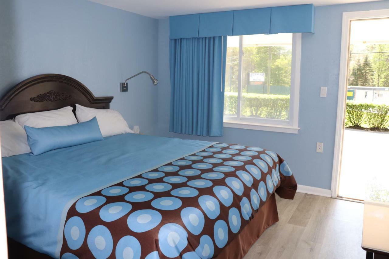 Hitching Post Country Motel Cornwall Esterno foto