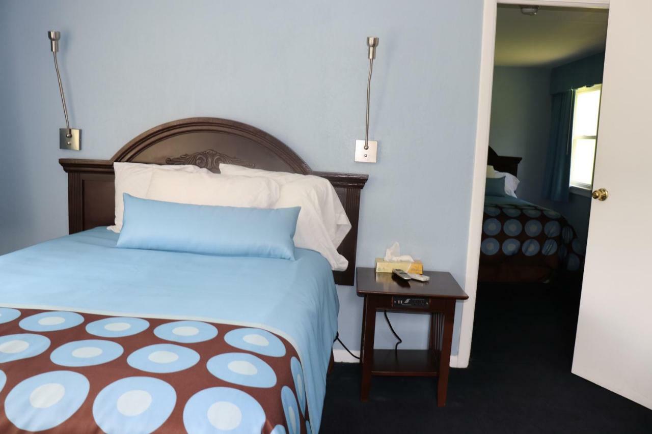 Hitching Post Country Motel Cornwall Esterno foto