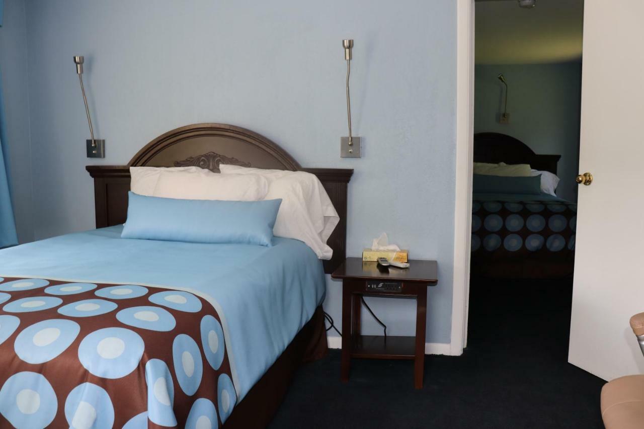 Hitching Post Country Motel Cornwall Esterno foto