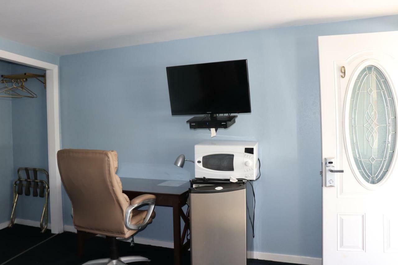 Hitching Post Country Motel Cornwall Esterno foto